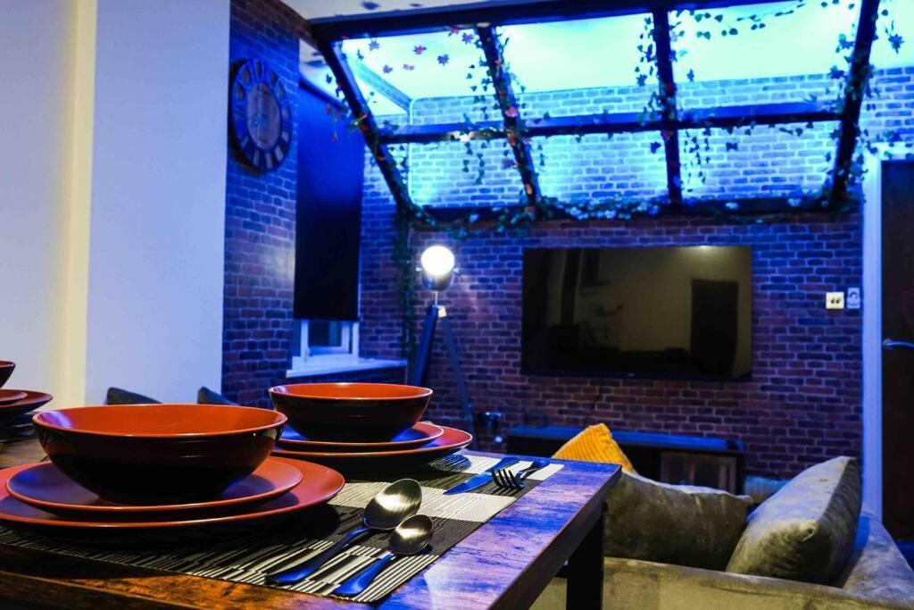 Stunning Two Bed City Centre Apartment Leeds  Exterior photo