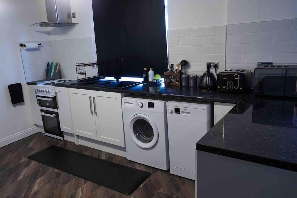 Stunning Two Bed City Centre Apartment Leeds  Exterior photo